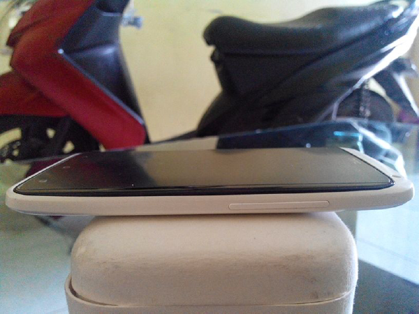 Htc one x 32gb Lengkap, Mulus dan Murah ex garansi indo.