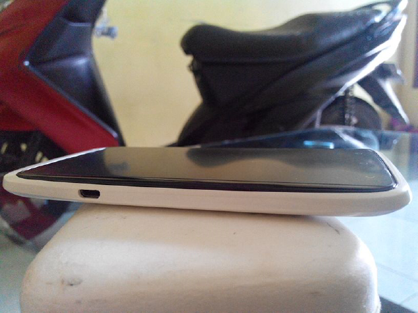 Htc one x 32gb Lengkap, Mulus dan Murah ex garansi indo.