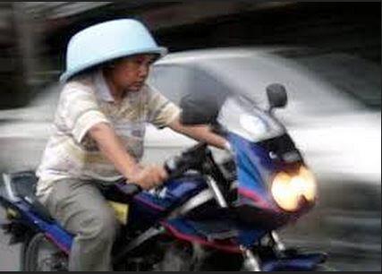 Desain Helm Unik 2014 Yang Bikin NGakakkk...