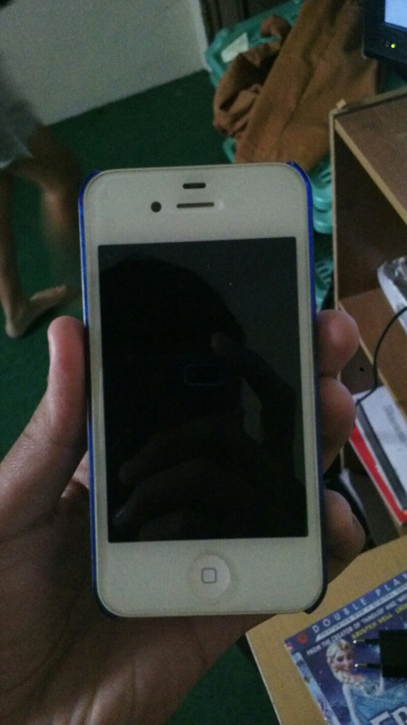iphone 4 cdma murah, fullset, masuk gan
