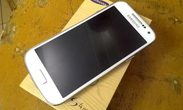 SAMSUNG GALAXY s4 BEKAS PEMAKAIN 1 BULAN HOTLINE: ( 082-378-173-777 )