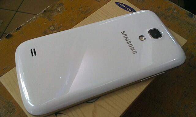 SAMSUNG GALAXY s4 BEKAS PEMAKAIN 1 BULAN HOTLINE: ( 082-378-173-777 )