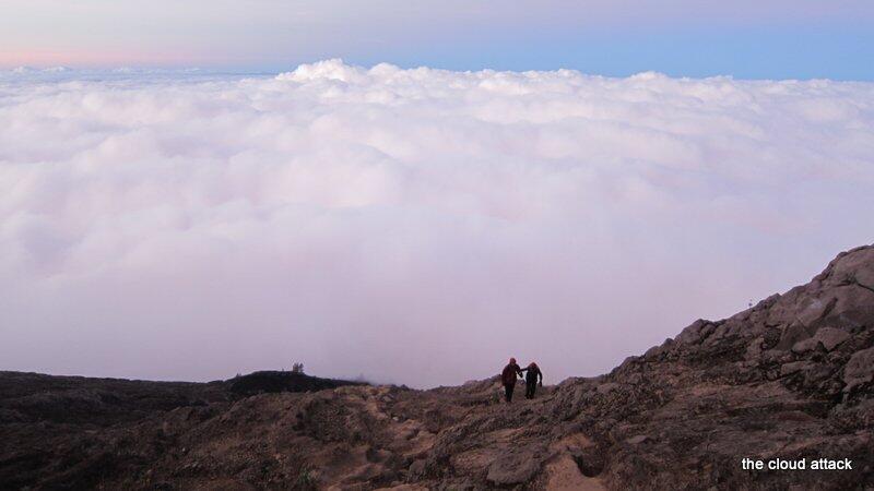 Mendaki Gunung Agung lewat Jalur Pura Pasar Agung