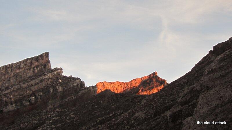 Mendaki Gunung Agung lewat Jalur Pura Pasar Agung