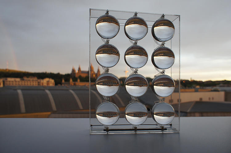 Solar Ball - Design Solar Panel Artistik - Keren !!!