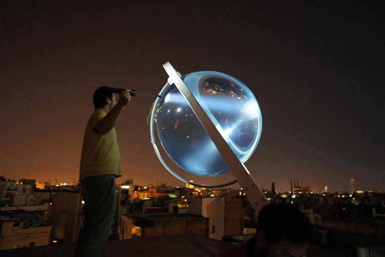 Solar Ball - Design Solar Panel Artistik - Keren !!!