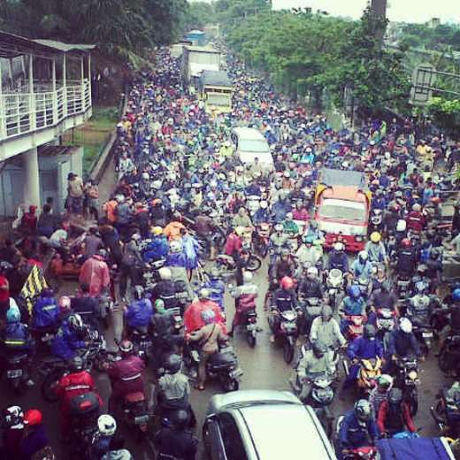 Penampakan Bentuk Kemacetan 'Horor' yang Pernah Timbul Akibat Banjir di Jakarta