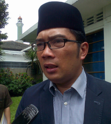 Tiru Bung Karno, Ridwan Kamil Wajibkan PNS Pakai Peci Hitam Setiap Jumat 