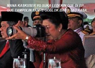 SBY Terpukau Lihat Atraksi Barongsai, Ibu Ani Asik Jepret-jepret
