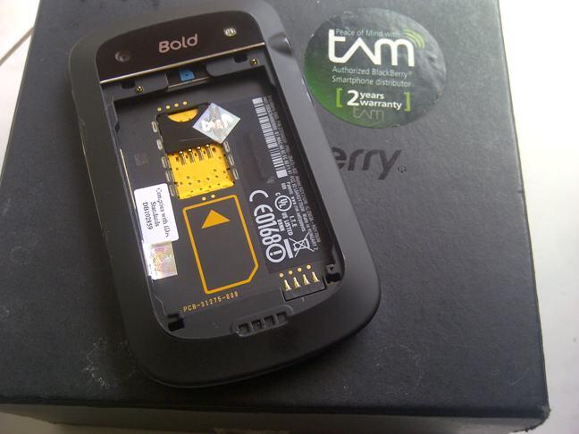 Blackberry Dakota 9900 hitam