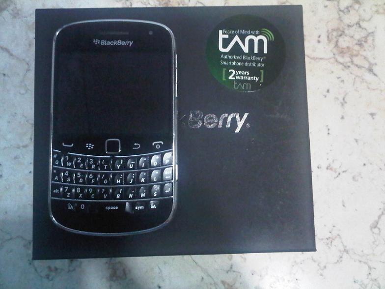 Blackberry Dakota 9900 hitam