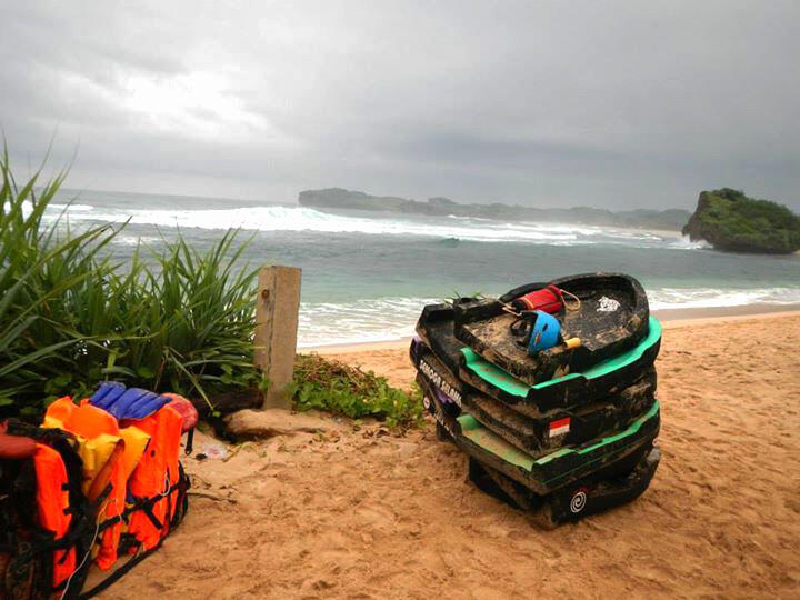 Sepinya Pantai Sadranan, Bikin Petualangan Lebih Menyenangkan