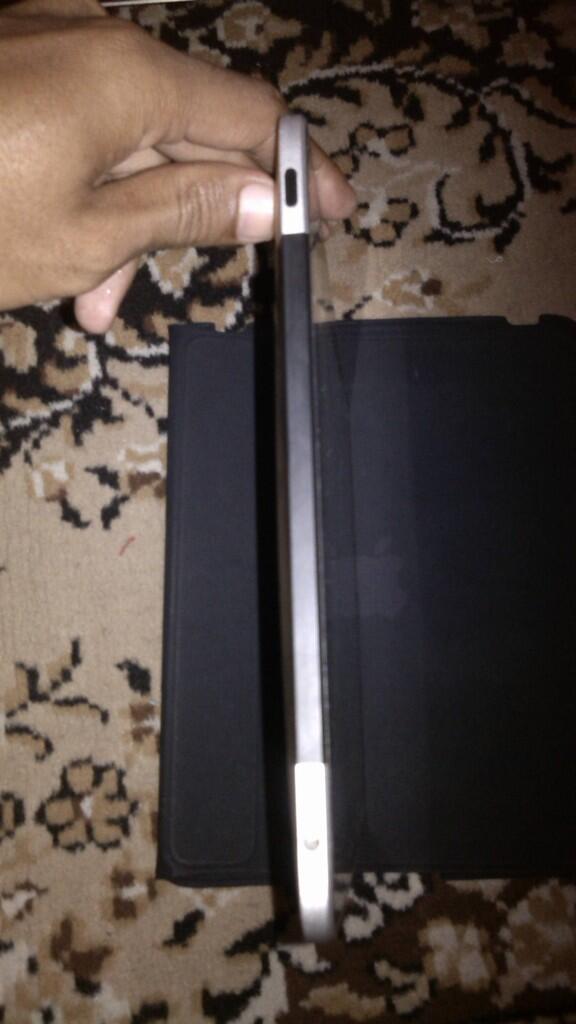IPAD 1 BLACK 3G+WIFI 32 GB DI BAWAH 2JT SURABAYA JOMBANG