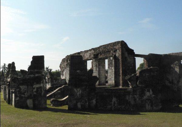 WISATA SEJARAH DI SEKITAR BANTEN LAMA