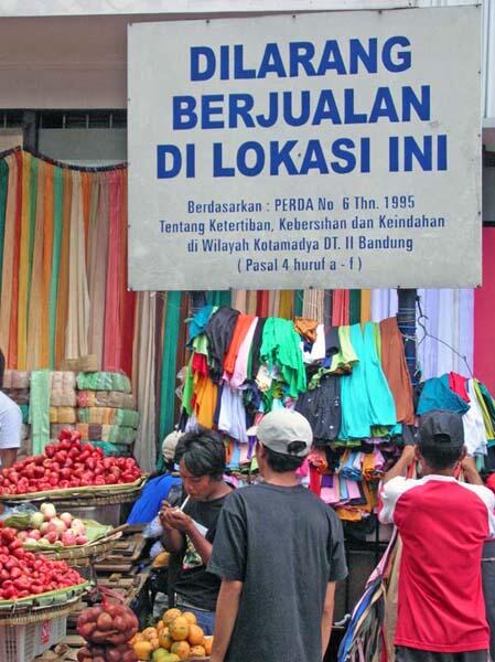 INI BUKTI KAO ORANG INDONESIA TAAT RAMBU-RAMBU