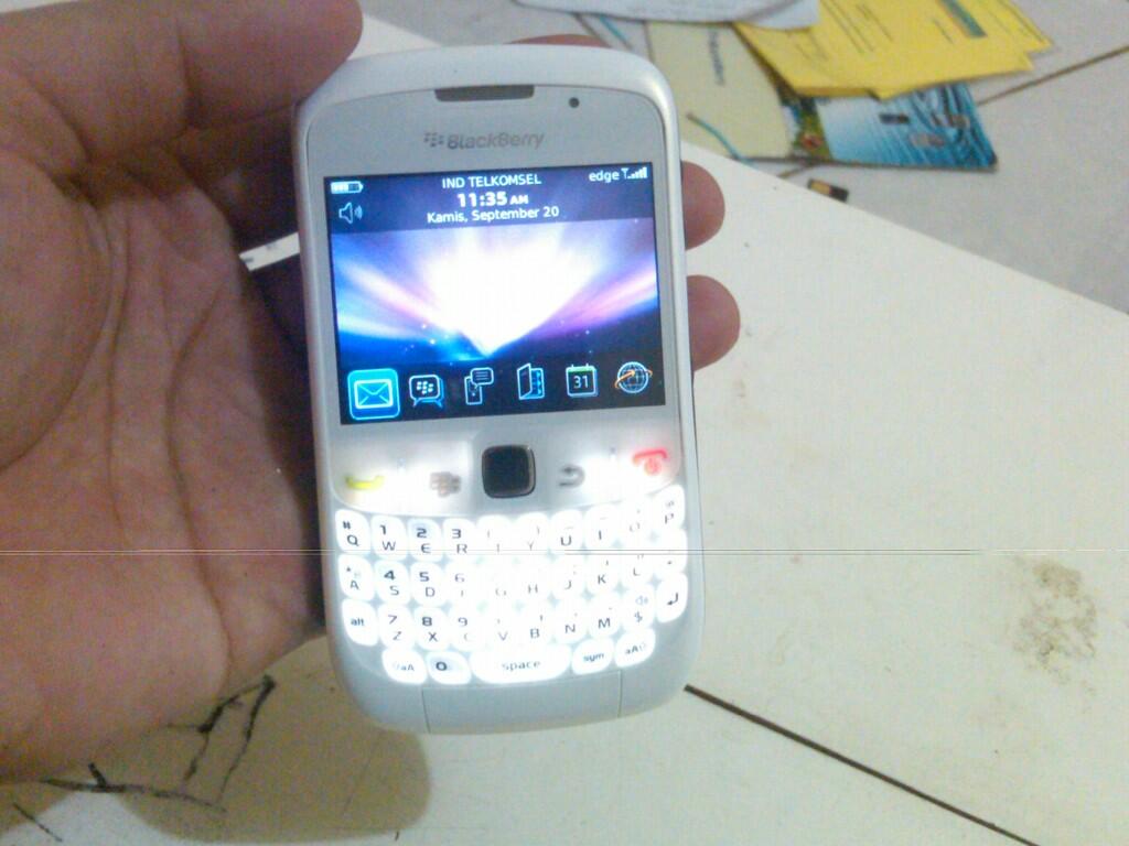 Blackberry Gemini 8520 Putih