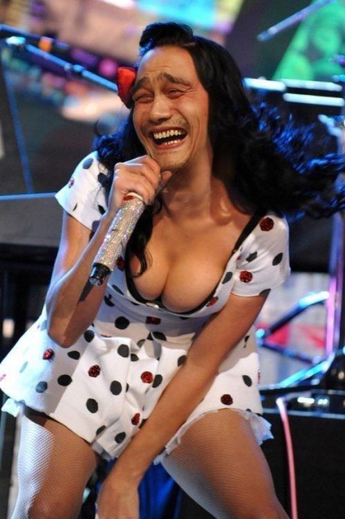 semoga bisa menghibur ..