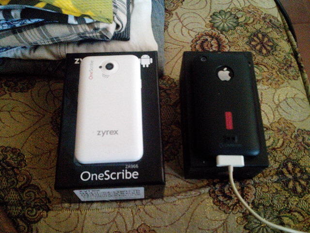 JUAL IPHONE 3GS BLACK FU & ZYREX ZA966 ISTIMEWA BBM READY