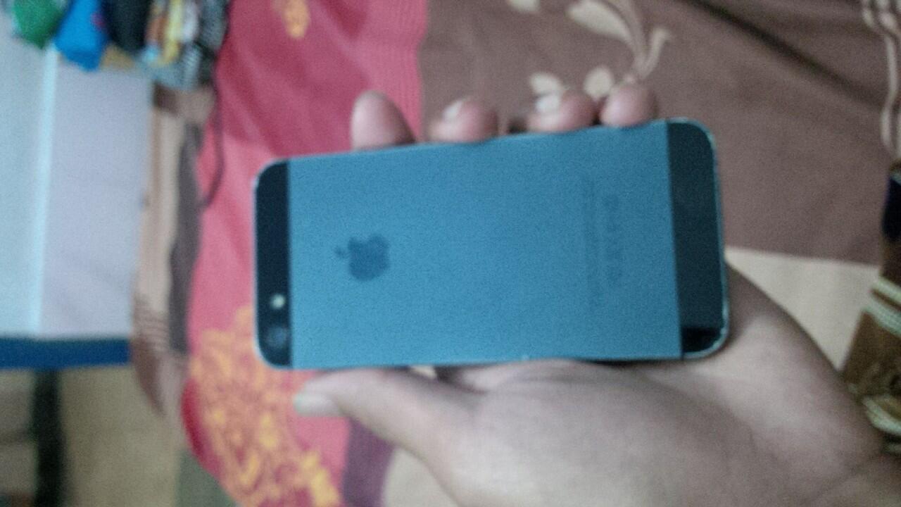 jual iphone 5 16 gb apa adanya 4jt an aja
