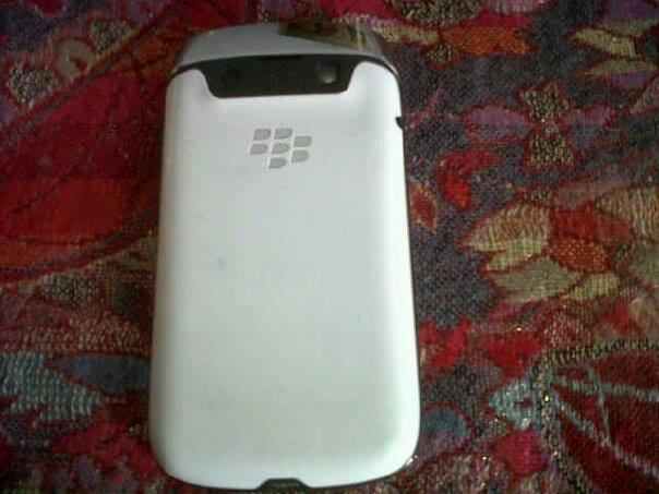 Blackberry BB bellagio onyx 3 9790 white garansi tam second