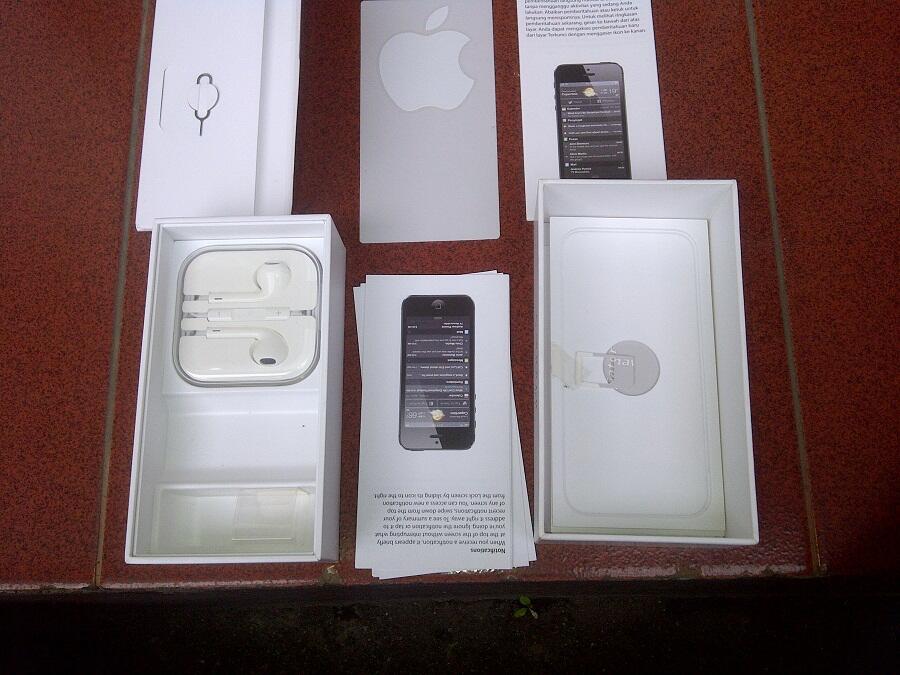BOX I Phone 5 + Earpod I Phone 5 ORIGINAL ga pernah pake BANDUNG !