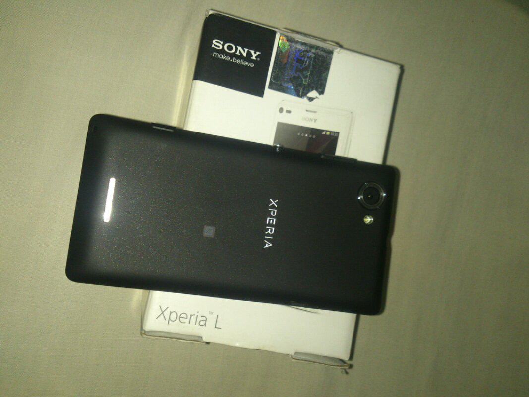 sony xperia L C2105 mulus kayak baru garnsi bandung