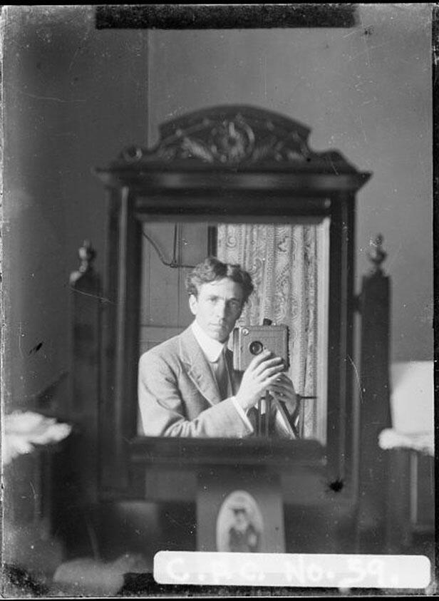 Ternyata Selfie Sudah Ada Sejak 1839