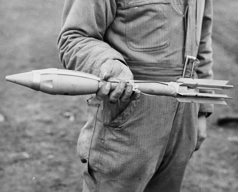 (History) Bazooka dlm gambar.