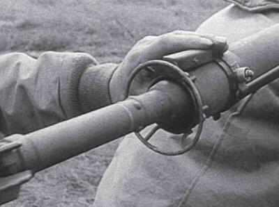 (History) Bazooka dlm gambar.