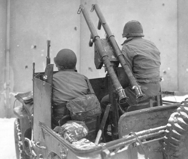 (History) Bazooka dlm gambar.