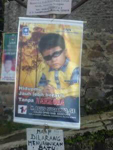 GAMBAR POSTER CALEG YANG SANGAT INSPIRATIF DAN SUPER INOVATIF