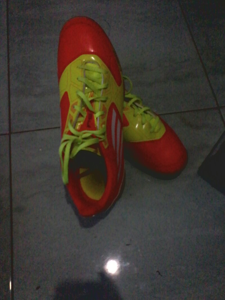 JUAL/BARTER Adidas f50 micoach uk 42 2/3 ORIGINAL dan Nike CTR360 ii uk 43 ORIGINAL