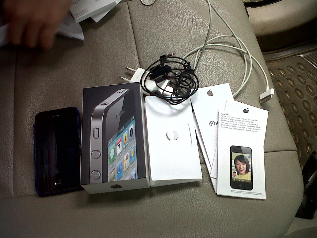 IPHONE 4 16GB MULUS! JUAL CEPAT!!
