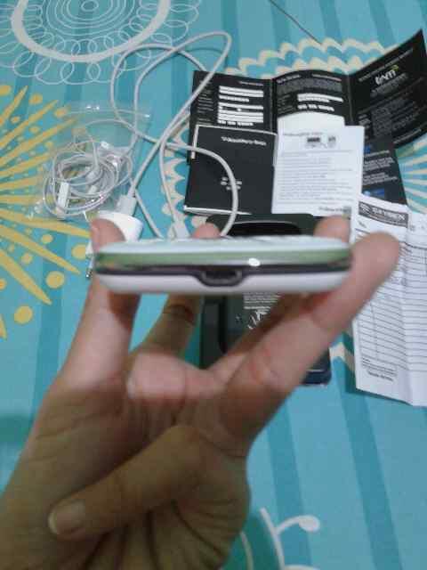 DIJUAL MULUUUS BLACKBERRY ONYX 3 : BELLAGIO WHITE