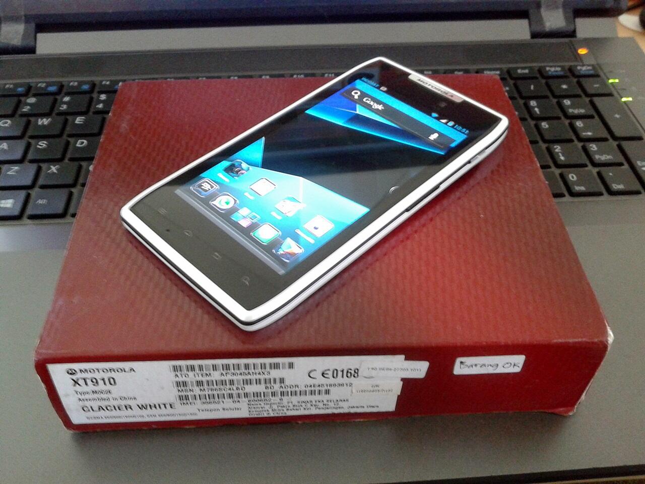 MOTOROLA RAZR XT910 WHITE