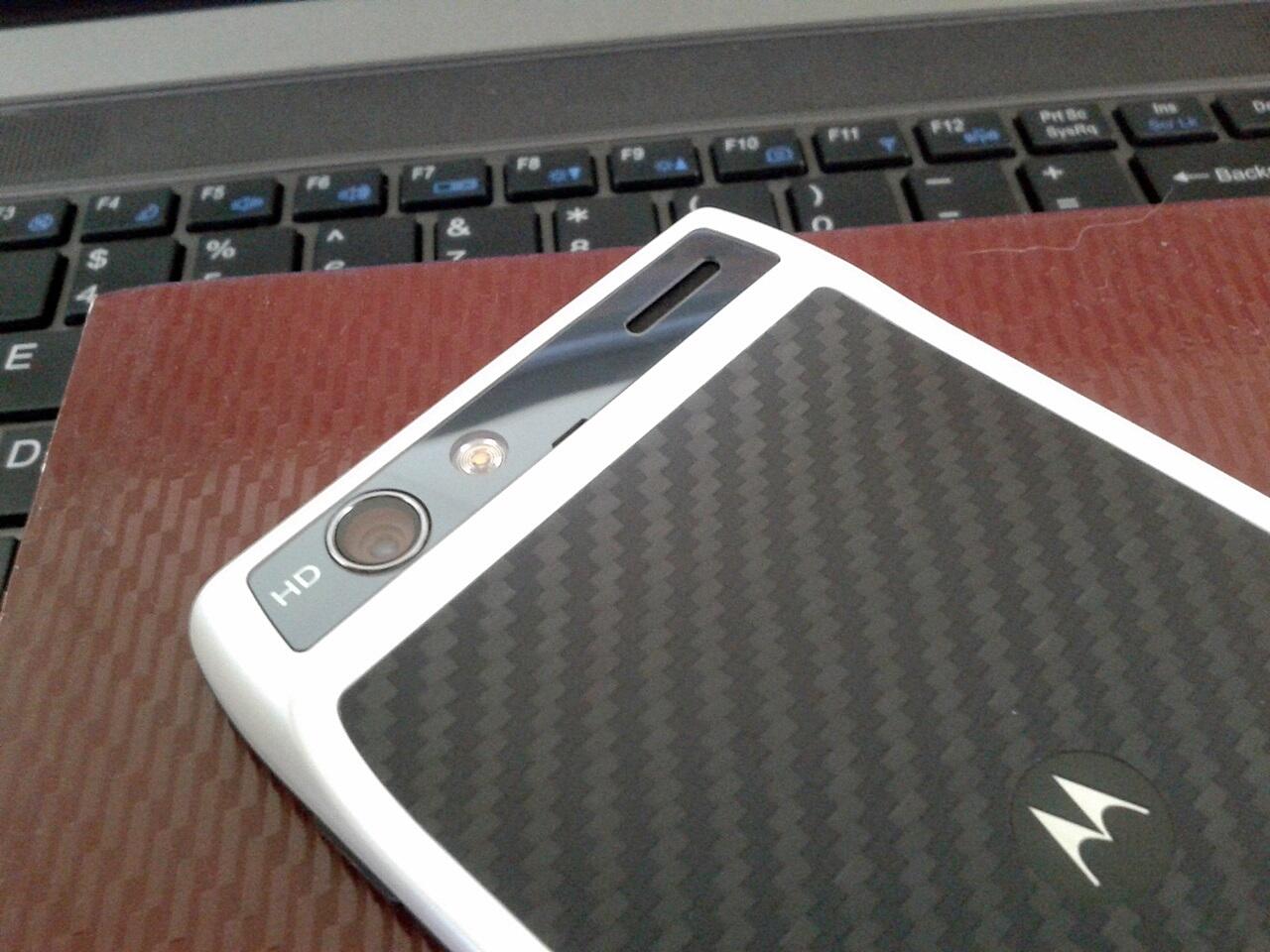 MOTOROLA RAZR XT910 WHITE