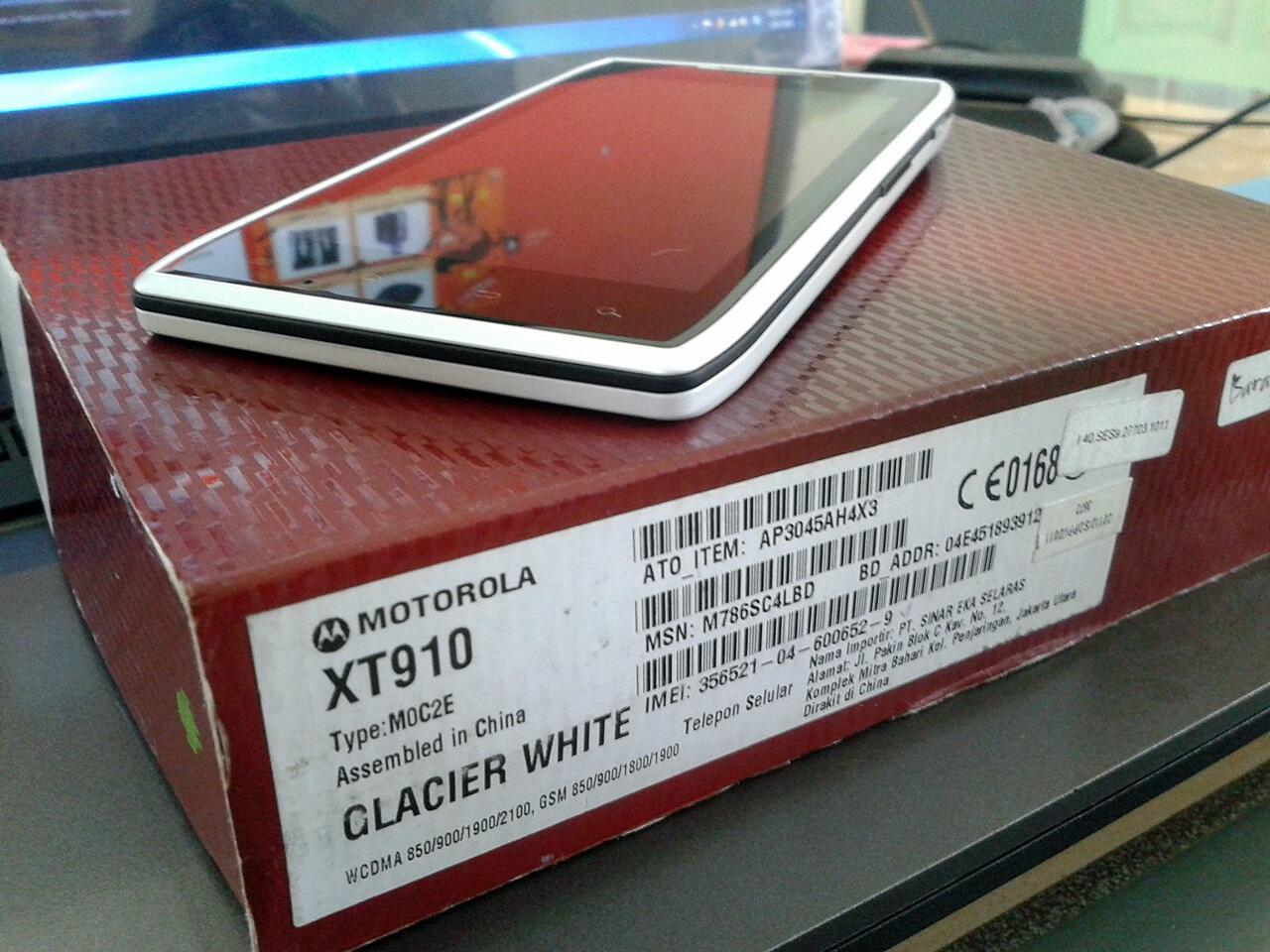 MOTOROLA RAZR XT910 WHITE
