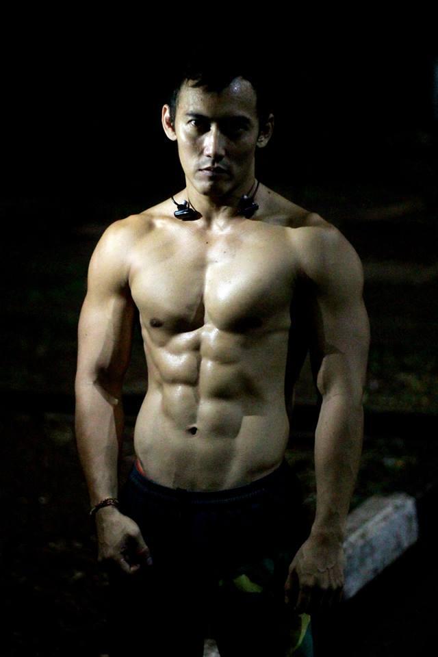 &#91;POLLING&#93; Buat aganwati, masuk!!! (penilaian aganwati terhadap cowok yang sixpack)