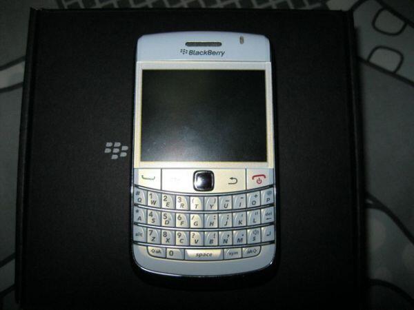 Di jual blackberry onix 2