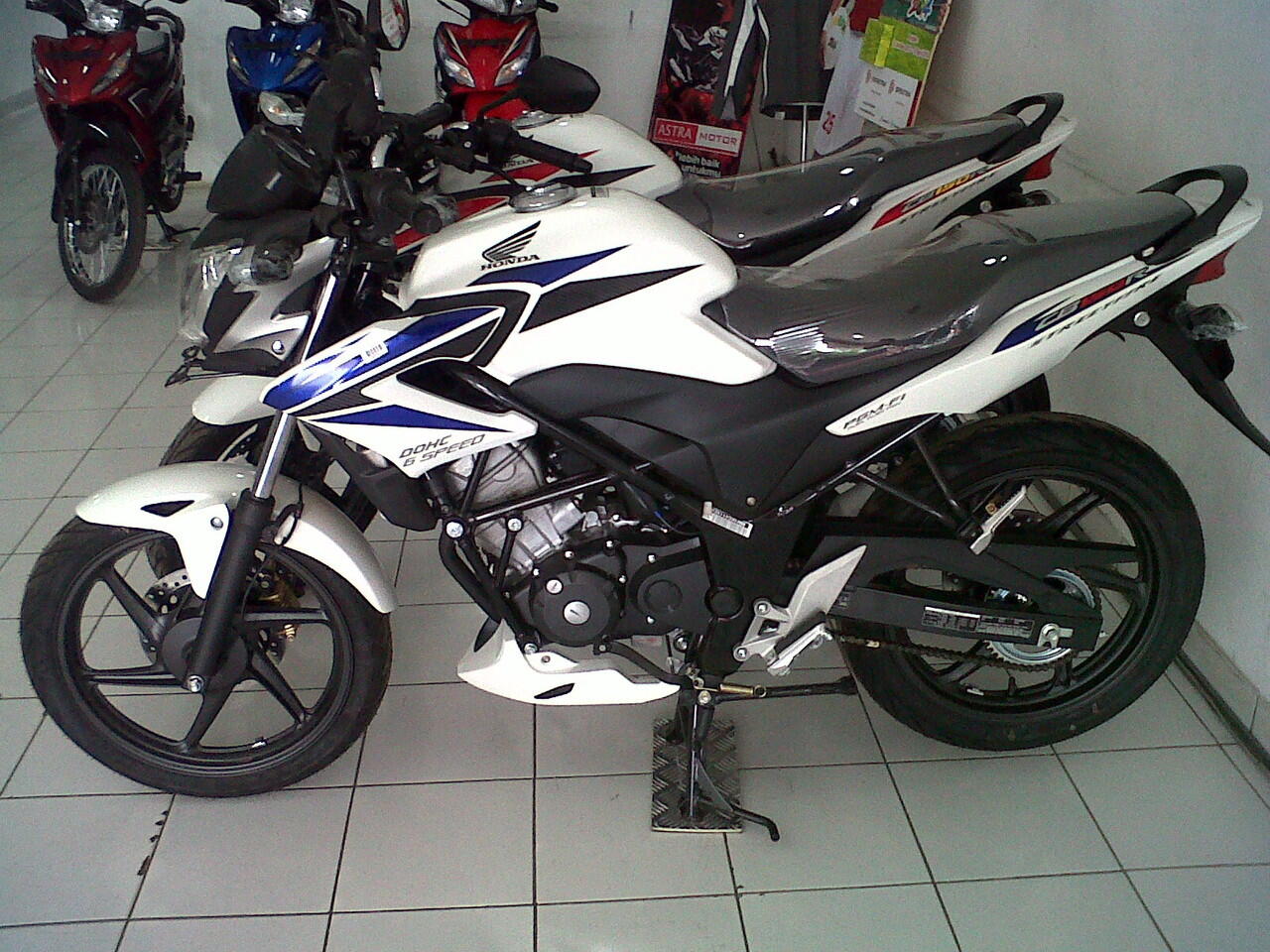 Honda Beat, Vario, Verza, Tiger, CB150 R, Ready stok,dp/angs ringan .