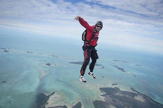 &quot; Skydiving &quot;, salah satu olahraga yang mengagumkan !