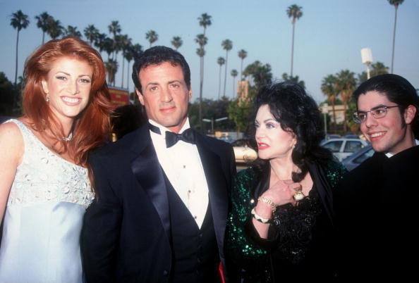 Jackie Stallone, Korban Kecanduan Operasi Plastik