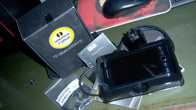 DIJUAL HANPHONE BLACKBERRY MONZA