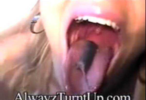 Ce psikopat telan anak tikus hidup-hidup (SS + Vid)