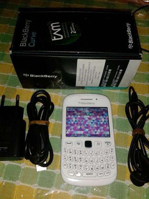 Blackberry 9320 Amstrong White-Fullset-Mulus