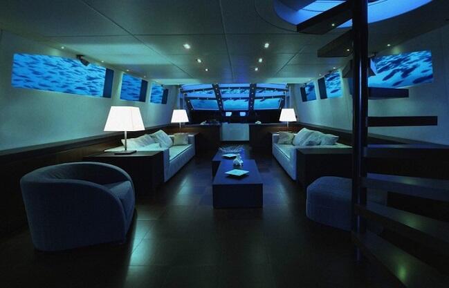 Hotel Kapal Selam - Nginap Semalam Hanya 1,7 M Saja :)
