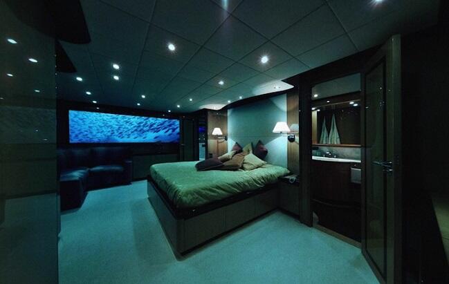 Hotel Kapal Selam - Nginap Semalam Hanya 1,7 M Saja :)