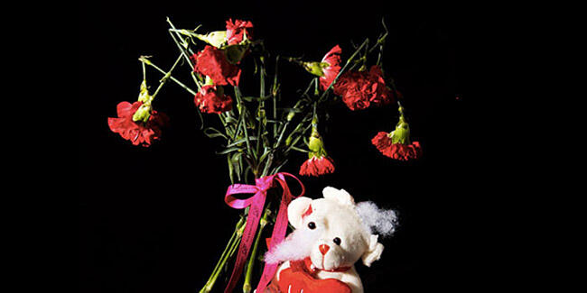 5 Kado Valentine Paling Aneh, Yang Memberi Dijamin Langsung Diputus !!