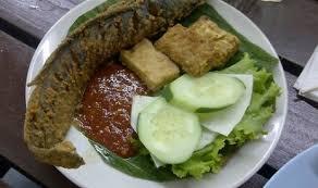 Serba Serbi Pecel Lele