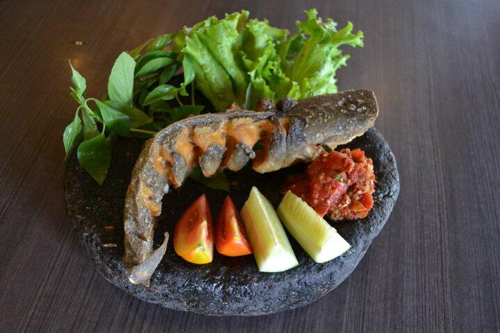 Serba Serbi Pecel Lele